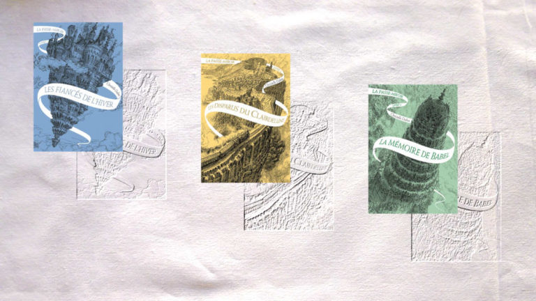 Les couvertures des trois premiers tomes de la série de Christelle Dabos, La passe-miroir.