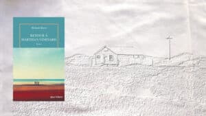En arrière plan, un paysage de Martha's Vinyard et au premier plan, la couverture de Richard Russo, Retour à Martha's Vineyard
