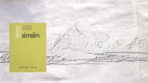A l'arrière plan, un paysage norvégien, au premier plan, couverture du livre de Sigrid Unset, Maternités