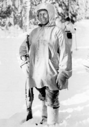 Simo Häyhä et son fusil d'honneur