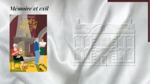 En arrière-plan, un manoir anglais, et au premier plan, la couverture du livre de Robert Thogorood,